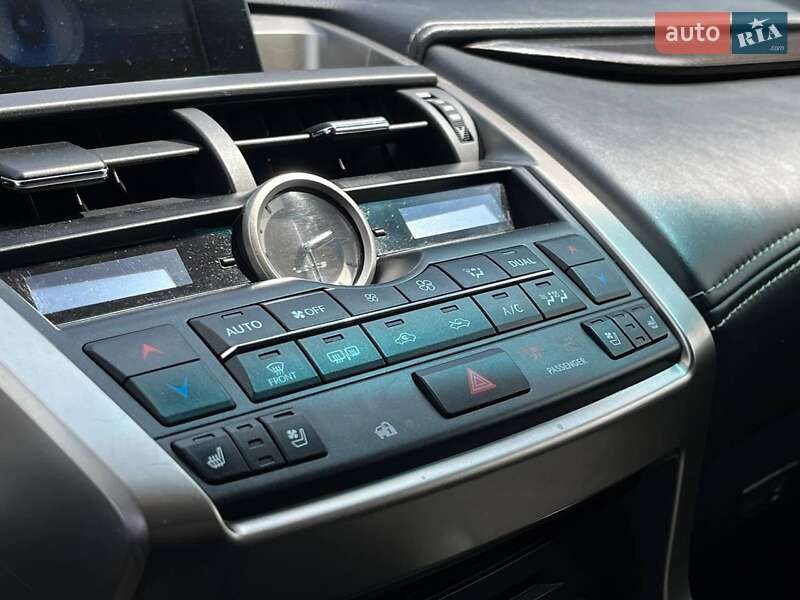 Внедорожник / Кроссовер Lexus NX 2016 в Львове