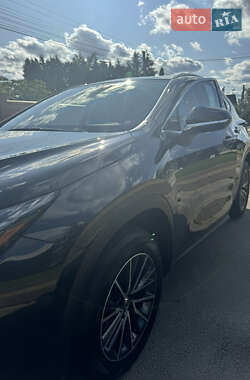 Позашляховик / Кросовер Lexus NX 2022 в 