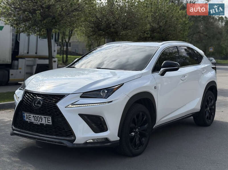 Позашляховик / Кросовер Lexus NX 2017 в 