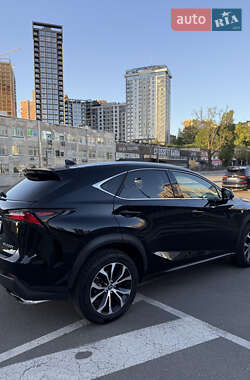 Позашляховик / Кросовер Lexus NX 2015 в 