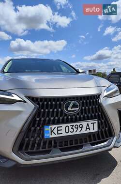 Позашляховик / Кросовер Lexus NX 2022 в 