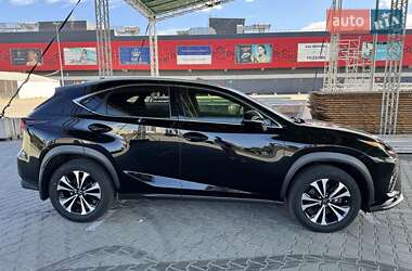 Позашляховик / Кросовер Lexus NX 2018 в 