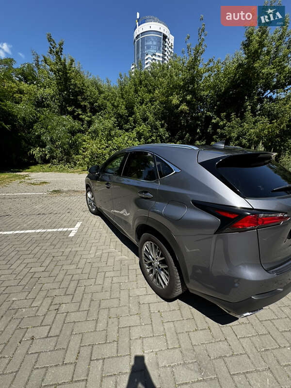 Внедорожник / Кроссовер Lexus NX 2015 в Киеве