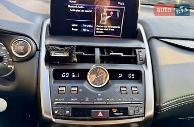 Позашляховик / Кросовер Lexus NX 2021 в 