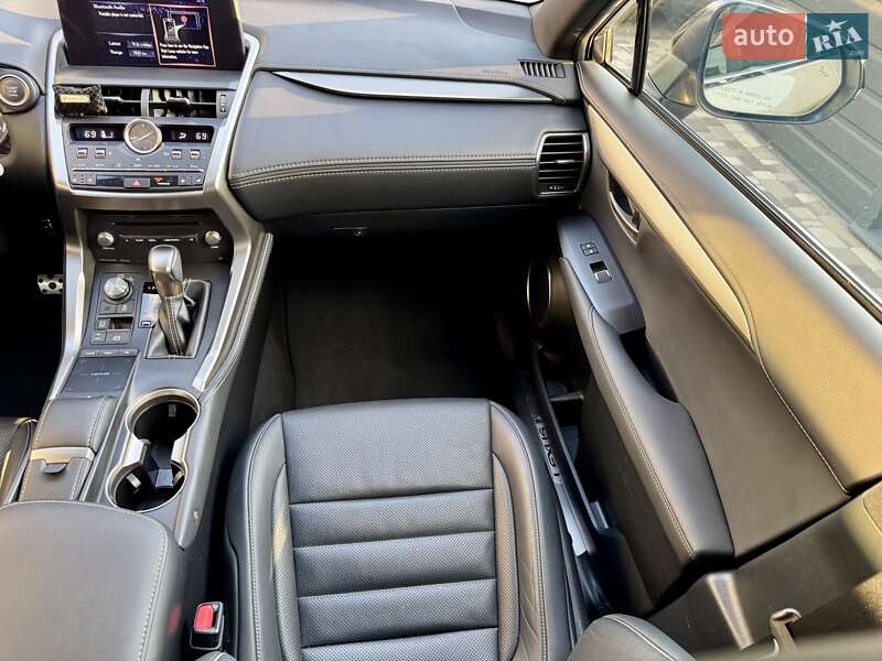 Внедорожник / Кроссовер Lexus NX 2021 в Киеве