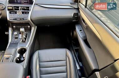 Позашляховик / Кросовер Lexus NX 2021 в 