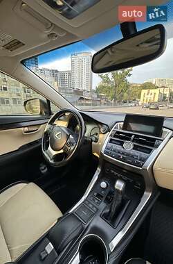 Внедорожник / Кроссовер Lexus NX 2015 в 