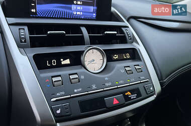 Внедорожник / Кроссовер Lexus NX 2019 в 