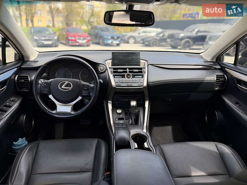 Позашляховик / Кросовер Lexus NX 2015 в Новомосковську