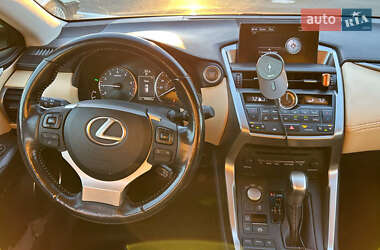 Внедорожник / Кроссовер Lexus NX 2015 в 
