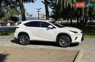 Позашляховик / Кросовер Lexus NX 2018 в 