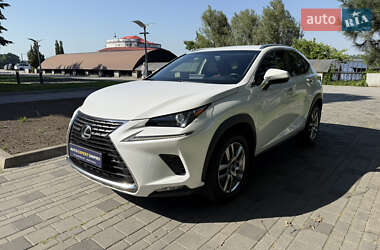 Позашляховик / Кросовер Lexus NX 2018 в 