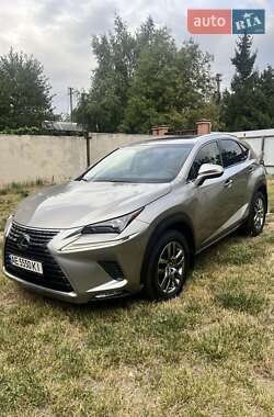 Внедорожник / Кроссовер Lexus NX 2017 в Днепре