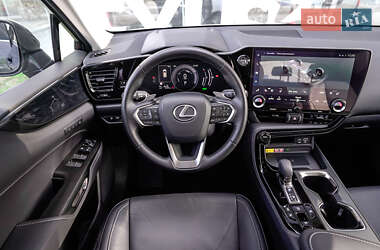 Позашляховик / Кросовер Lexus NX 2023 в 