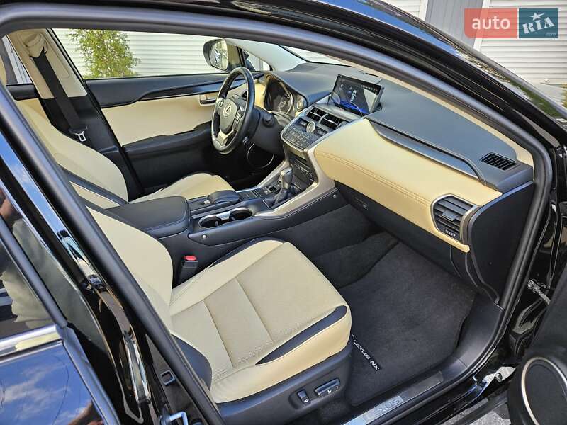 Позашляховик / Кросовер Lexus NX 2016 в Києві