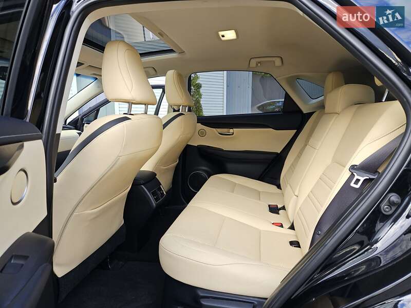 Позашляховик / Кросовер Lexus NX 2016 в Києві