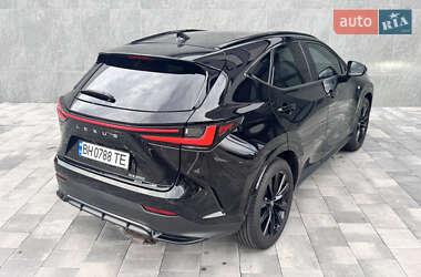 Позашляховик / Кросовер Lexus NX 2022 в 