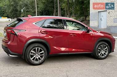 Позашляховик / Кросовер Lexus NX 2016 в 