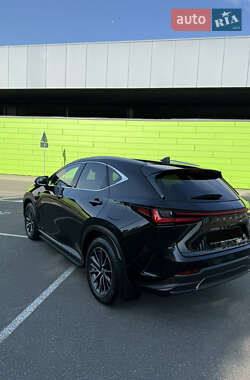 Внедорожник / Кроссовер Lexus NX 2022 в 