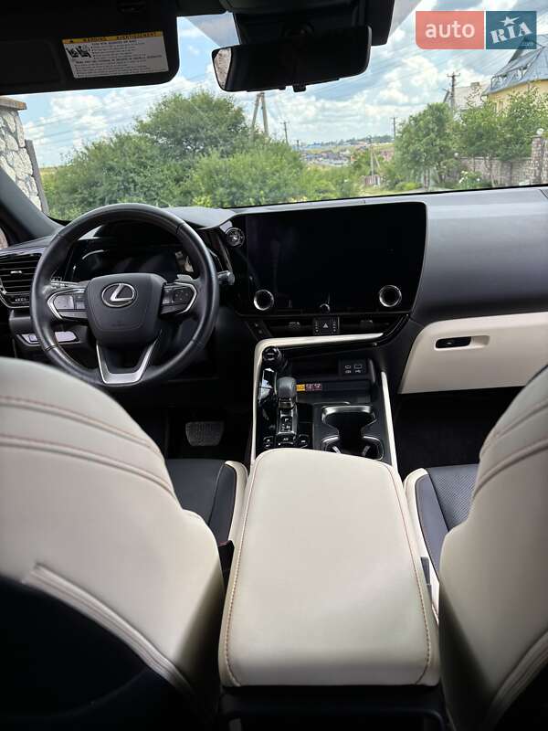 Позашляховик / Кросовер Lexus NX 2023 в Тернополі