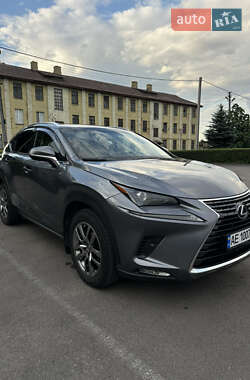 Позашляховик / Кросовер Lexus NX 2017 в 