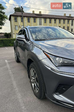 Позашляховик / Кросовер Lexus NX 2017 в 