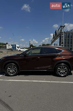 Внедорожник / Кроссовер Lexus NX 2020 в 