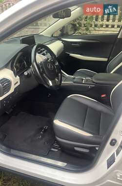 Внедорожник / Кроссовер Lexus NX 2020 в 