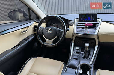 Внедорожник / Кроссовер Lexus NX 2016 в 