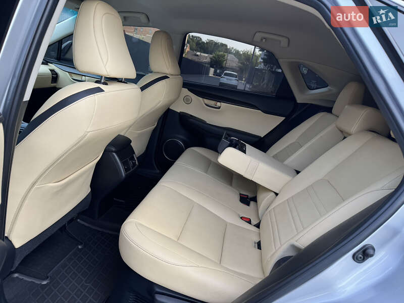 Внедорожник / Кроссовер Lexus NX 2016 в Виннице