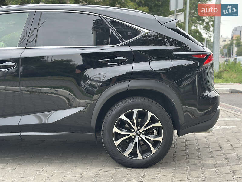 Внедорожник / Кроссовер Lexus NX 2017 в Киеве