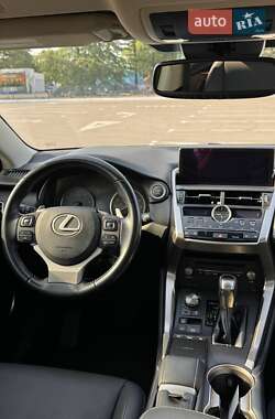 Внедорожник / Кроссовер Lexus NX 2018 в 