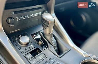 Внедорожник / Кроссовер Lexus NX 2015 в 