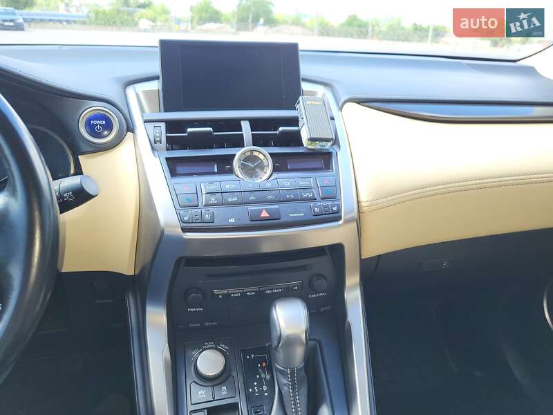 Внедорожник / Кроссовер Lexus NX 2017 в Харькове