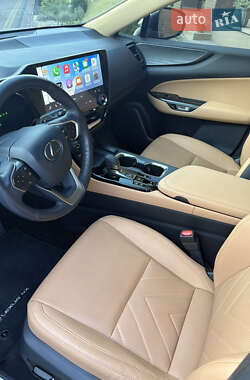 Внедорожник / Кроссовер Lexus NX 2022 в 