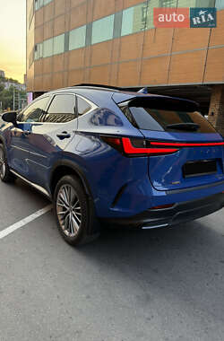 Внедорожник / Кроссовер Lexus NX 2022 в 