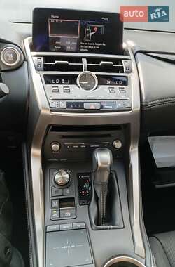 Внедорожник / Кроссовер Lexus NX 2019 в 