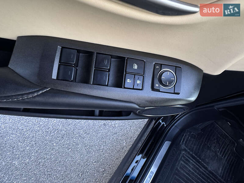 Внедорожник / Кроссовер Lexus NX 2015 в Киеве