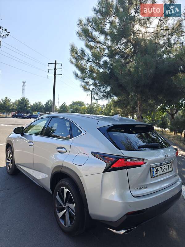 Внедорожник / Кроссовер Lexus NX 2015 в Одессе