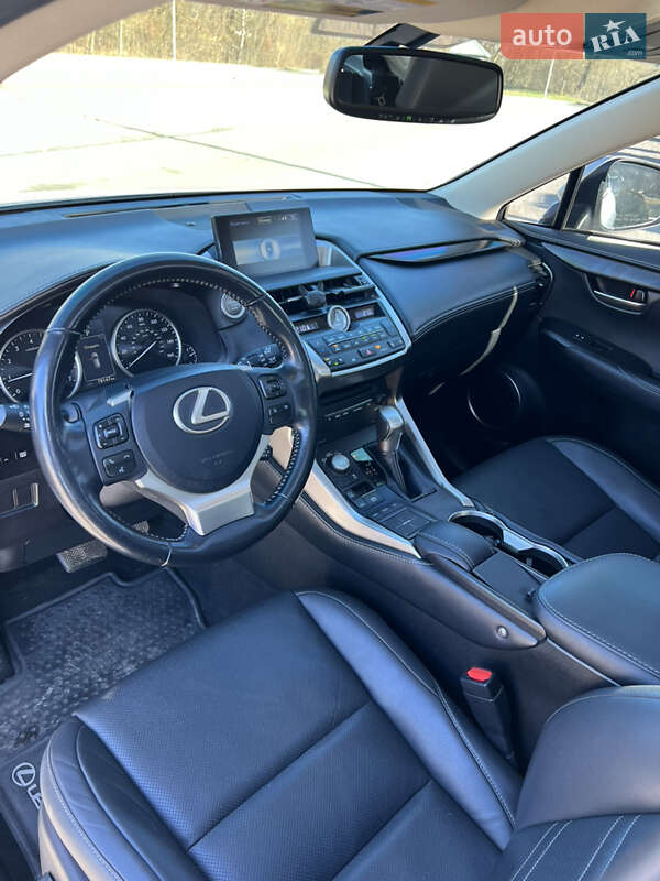 Внедорожник / Кроссовер Lexus NX 2017 в Днепре