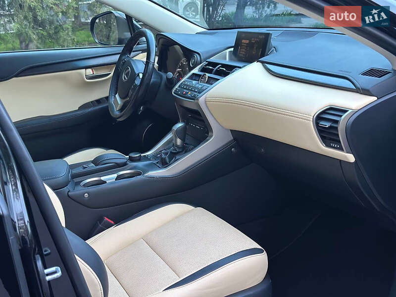 Внедорожник / Кроссовер Lexus NX 2017 в Днепре