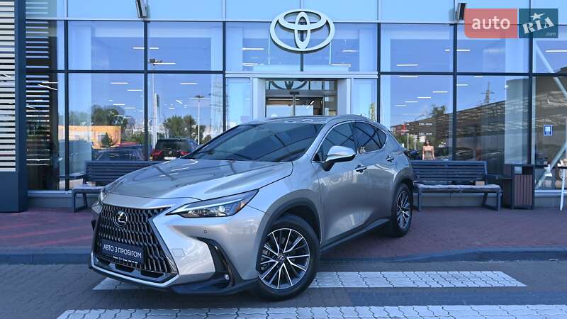Lexus NX 2023