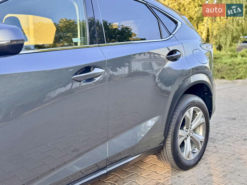 Внедорожник / Кроссовер Lexus NX 2017 в Одессе