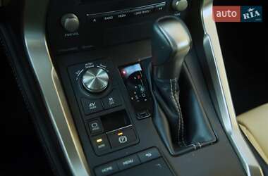 Внедорожник / Кроссовер Lexus NX 2019 в 