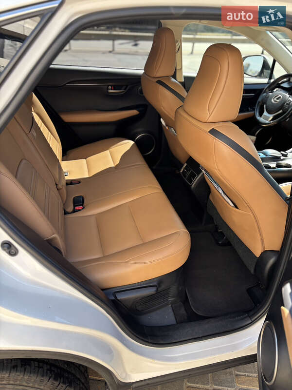 Внедорожник / Кроссовер Lexus NX 2016 в Одессе