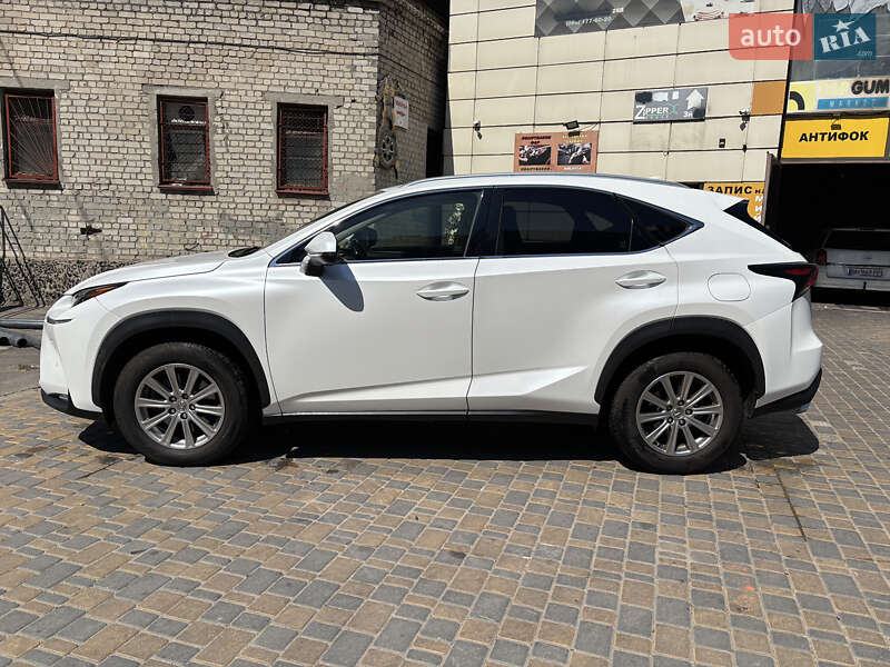 Внедорожник / Кроссовер Lexus NX 2016 в Одессе