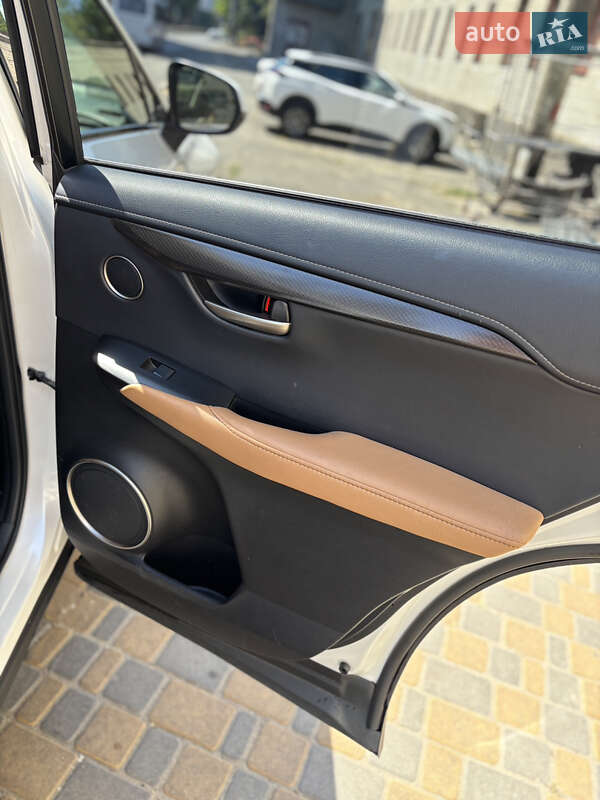 Внедорожник / Кроссовер Lexus NX 2016 в Одессе