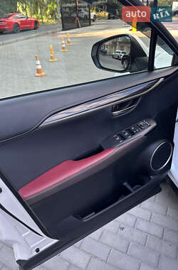 Внедорожник / Кроссовер Lexus NX 2018 в 