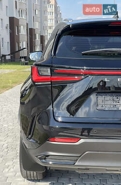 Внедорожник / Кроссовер Lexus NX 2022 в 