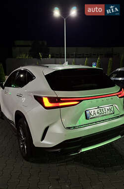 Внедорожник / Кроссовер Lexus NX 2021 в 
